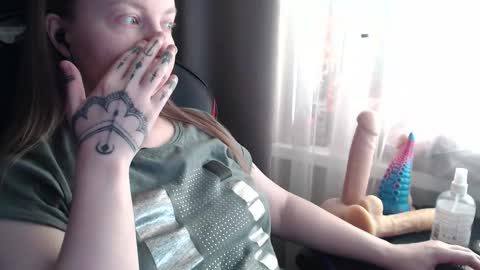 Snapshot of molly_royse chatting on March 21, 2026, 8:52 am I have new photos come and see with love Molly online show from March 21, 2026, 8:52 am