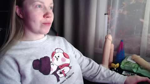 Snapshot of molly_royse chatting on May 28, 2026, 4:10 am I have new photos come and see with love Molly online show from May 28, 2026, 4:10 am