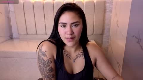 Snapshot of molly_tx chatting on November 5, 2025, 12:05 pm Online 800 to 1400 online show from November 5, 2025, 12:05 pm