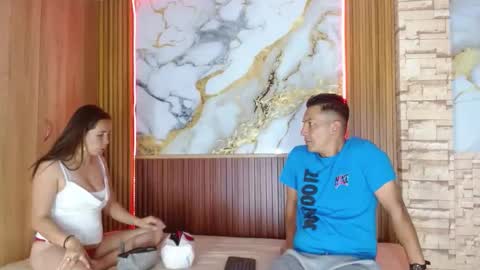 mollyandsam303av online show from March 5, 2026, 8:38 pm