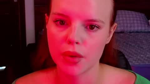 Snapshot of mollybossy chatting on June 8, 2026, 2:12 am Molly online show from June 8, 2026, 2:12 am