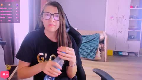  KIRA  online show from March 10, 2026, 5:34 am