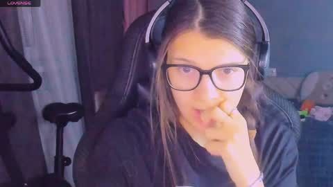  KIRA  online show from March 31, 2026, 5:02 pm