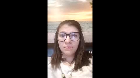 Snapshot of mollylollipop20 chatting on May 30, 2026, 3:09 pm KIRA online show from May 30, 2026, 3:09 pm