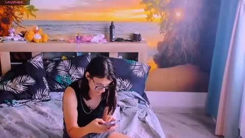 Snapshot of mollylollipop20 chatting on June 17, 2026, 4:59 am KIRA online show from June 17, 2026, 4:59 am