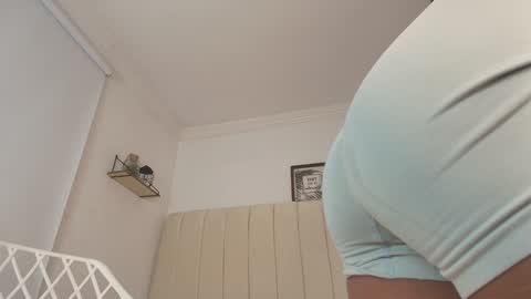 Snapshot of mollyrivera chatting on December 16, 2024, 11:07 pm Molly online show from December 16, 2024, 11:07 pm