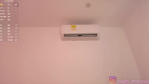 Snapshot of mollyrivera chatting on March 12, 2025, 5:28 pm Molly online show from March 12, 2025, 5:28 pm