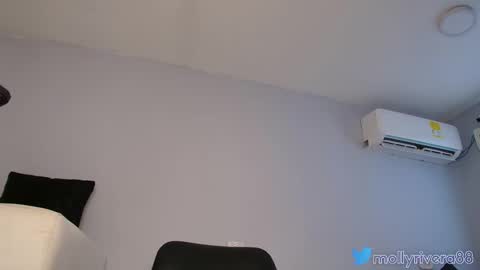 Snapshot of mollyrivera chatting on September 8, 2025, 9:47 pm Molly online show from September 8, 2025, 9:47 pm