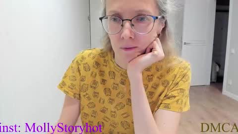 Snapshot of mollystory chatting on November 20, 2025, 6:46 am AngelMomm online show from November 20, 2025, 6:46 am