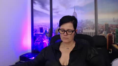 Snapshot of mollysun chatting on December 14, 2024, 5:25 pm MollySun Nina Randmann online show from December 14, 2024, 5:25 pm