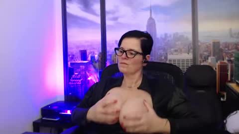 Snapshot of mollysun chatting on December 14, 2024, 8:29 pm MollySun Nina Randmann online show from December 14, 2024, 8:29 pm