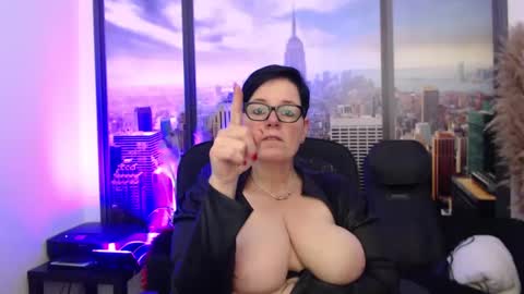 Snapshot of mollysun chatting on January 19, 2025, 5:18 pm MollySun Nina Randmann online show from January 19, 2025, 5:18 pm