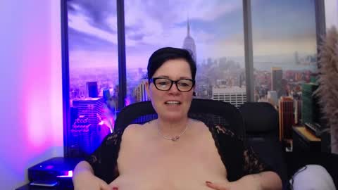 Snapshot of mollysun chatting on March 9, 2025, 6:43 pm MollySun Nina Randmann online show from March 9, 2025, 6:43 pm
