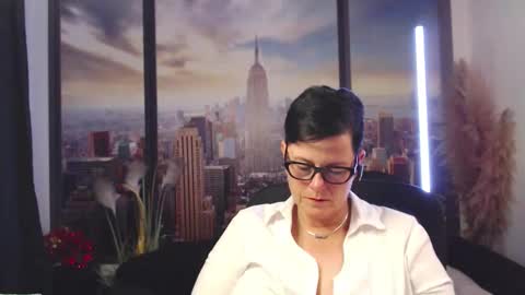 Snapshot of mollysun chatting on September 18, 2025, 6:54 pm MollySun Nina Randmann online show from September 18, 2025, 6:54 pm