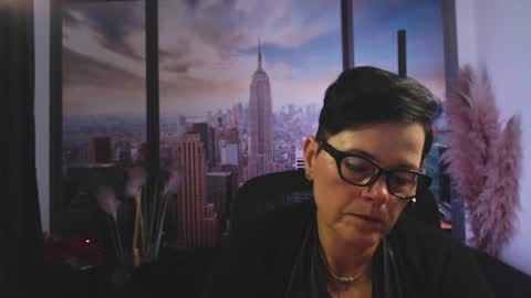 Snapshot of mollysun chatting on October 7, 2025, 6:27 pm MollySun Nina Randmann online show from October 7, 2025, 6:27 pm