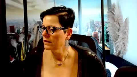 Snapshot of mollysun chatting on November 2, 2025, 5:37 pm MollySun Nina Randmann online show from November 2, 2025, 5:37 pm