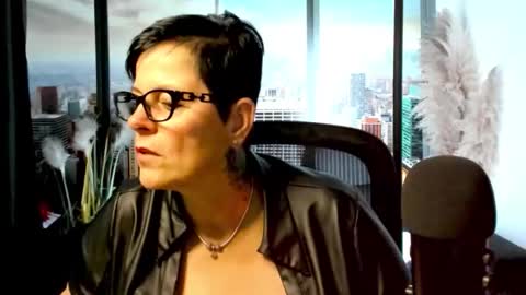 Snapshot of mollysun chatting on November 6, 2025, 5:03 pm MollySun Nina Randmann online show from November 6, 2025, 5:03 pm