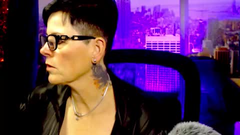 Snapshot of mollysun chatting on December 2, 2025, 4:57 pm MollySun Nina Randmann online show from December 2, 2025, 4:57 pm