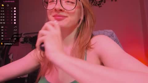 Snapshot of mollytucker chatting on October 26, 2025, 2:45 pm mollytucker online show from October 26, 2025, 2:45 pm