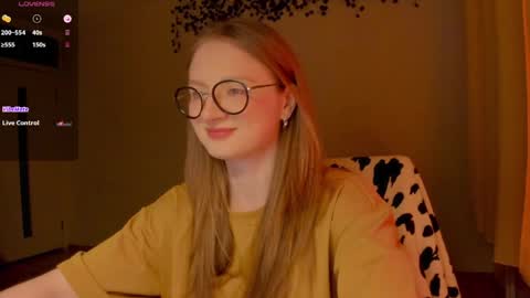 mollytucker online show from April 1, 2026, 4:26 pm