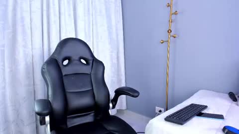 Molly online show from March 1, 2025, 4:54 pm