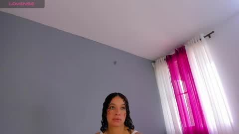 Snapshot of mollyybloom chatting on June 14, 2026, 5:37 pm Molly online show from June 14, 2026, 5:37 pm