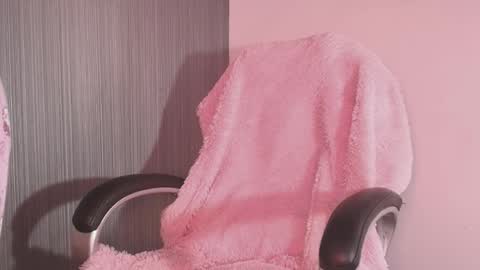 mollyycrystal online show from October 3, 2025, 12:24 pm