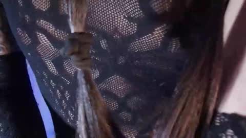 mollyycrystal online show from October 30, 2025, 7:32 am