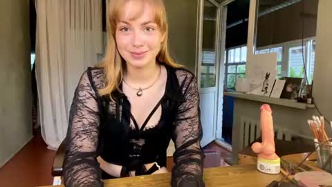 Snapshot of molyangel chatting on June 26, 2026, 4:55 pm Oksana online show from June 26, 2026, 4:55 pm
