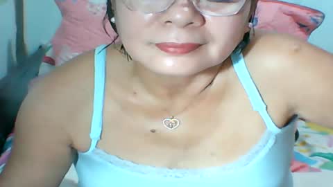 Snapshot of mombastic55 chatting on July 2, 2026, 5:46 am mombastic55 online show from July 2, 2026, 5:46 am