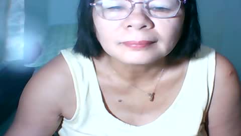 Snapshot of mombastic55 chatting on July 21, 2026, 9:06 pm mombastic55 online show from July 21, 2026, 9:06 pm
