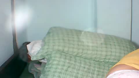 Snapshot of mombastic55 chatting on July 30, 2026, 9:52 am mombastic55 online show from July 30, 2026, 9:52 am