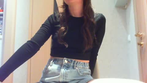 Hailey online show from December 1, 2024, 4:29 pm