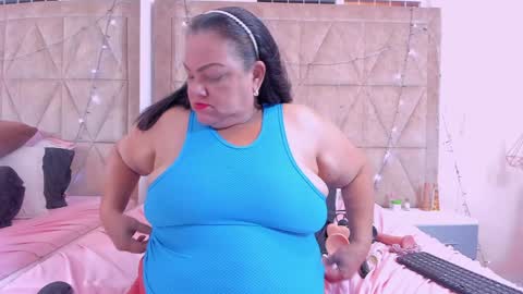 Snapshot of mommy_cute chatting on December 28, 2024, 1:49 pm Jelitza online show from December 28, 2024, 1:49 pm