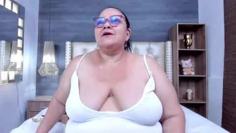 Snapshot of mommy_cute chatting on May 21, 2026, 9:16 am Jelitza online show from May 21, 2026, 9:16 am