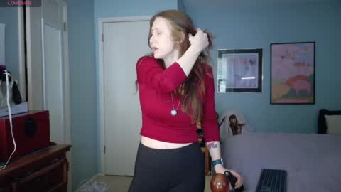 Snapshot of mommygoddessl chatting on May 5, 2026, 2:03 pm Goddess L online show from May 5, 2026, 2:03 pm