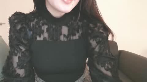 Momo online show from December 10, 2024, 12:49 pm