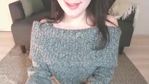 Momo online show from December 14, 2024, 2:23 am