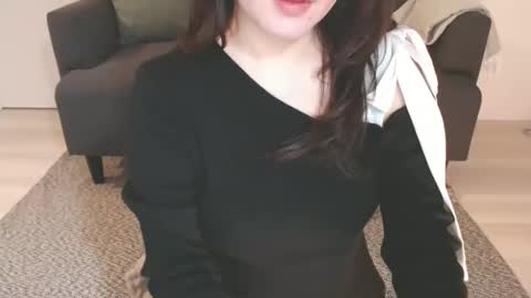 Momo online show from February 13, 2025, 10:33 pm