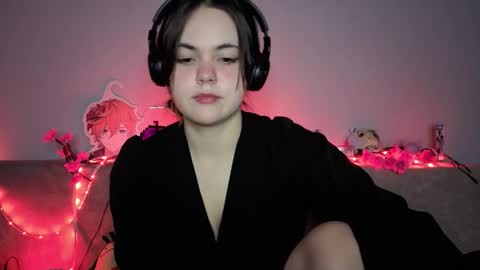 Momo online show from March 13, 2026, 8:04 pm