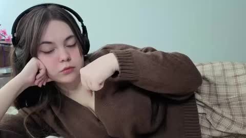 Momo online show from March 23, 2026, 12:03 am