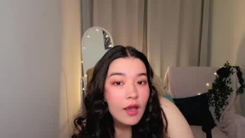 Momo online show from May 24, 2026, 10:59 pm