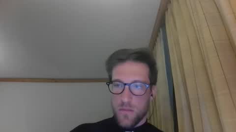 Snapshot of moms_little_monster chatting on November 24, 2025, 9:47 pm moms_little_monster online show from November 24, 2025, 9:47 pm