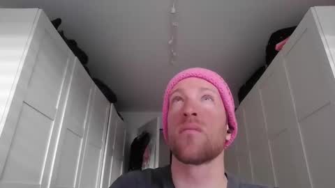 Snapshot of moms_little_monster chatting on December 3, 2025, 8:12 am moms_little_monster online show from December 3, 2025, 8:12 am