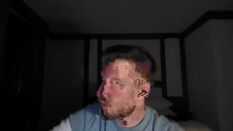 Snapshot of moms_little_monster chatting on December 15, 2025, 8:35 pm moms_little_monster online show from December 15, 2025, 8:35 pm