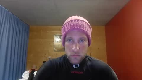 Snapshot of moms_little_monster chatting on February 9, 2026, 1:59 pm moms_little_monster online show from February 9, 2026, 1:59 pm