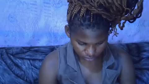 momsdoll online show from January 12, 2026, 7:35 am