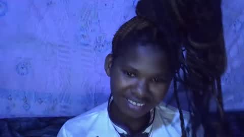 momsdoll online show from January 13, 2026, 5:51 pm