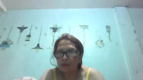 momshe_sweet online show from August 1, 2026, 9:25 pm