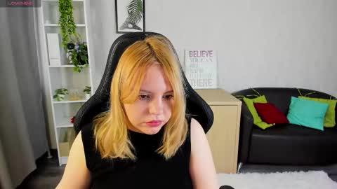 mon1ca_jones online show from February 5, 2026, 8:52 am